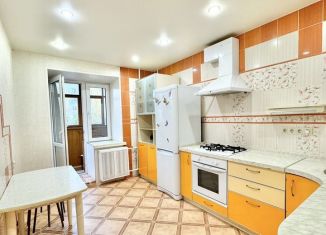 Продажа двухкомнатной квартиры, 61.3 м2, Казань, Советский район, улица Юлиуса Фучика, 82