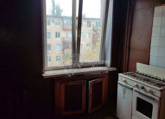 Продам 3-ком. квартиру, 59 м2, Волгоградская область, Заводская улица, 7