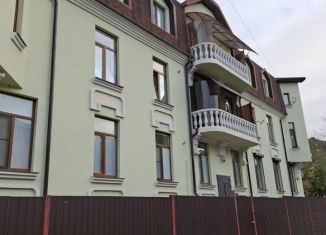 Продажа 2-комнатной квартиры, 58 м2, Кисловодск, улица Чкалова, 1