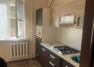 2-ком. квартира в аренду, 60 м2, Махачкала, улица Абдуразака Шахбанова, 6