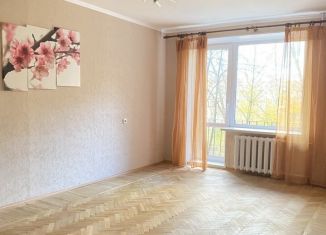 Сдается в аренду 3-комнатная квартира, 59 м2, Санкт-Петербург, улица Стойкости, 19, муниципальный округ Ульянка