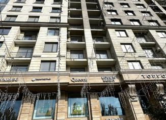 Продам 3-ком. квартиру, 155 м2, Махачкала, проспект Петра I, 85