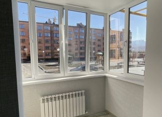 Продам 2-ком. квартиру, 58.7 м2, Владикавказ, улица Курсантов-Кировцев, 29