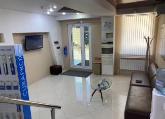 Продается помещение свободного назначения, 200 м2, город Кизилюрт, улица Гамзата Цадаса, 34