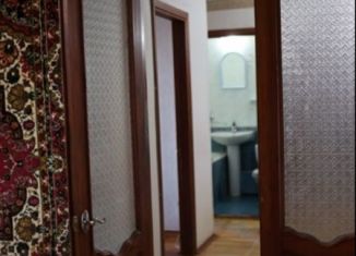 Сдача в аренду трехкомнатной квартиры, 65 м2, Новочеркасск, улица Ленгника, 6