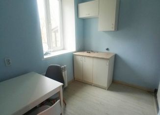 Сдаю 1-ком. квартиру, 35 м2, Екатеринбург, Кировградская улица, 65, Орджоникидзевский район