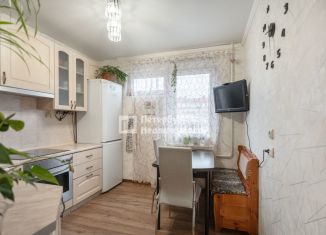 Продаю 3-ком. квартиру, 70 м2, Санкт-Петербург, проспект Королёва, 46к3, метро Комендантский проспект