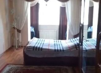 Сдам в аренду трехкомнатную квартиру, 720 м2, Карачаево-Черкесия, Московская улица, 11