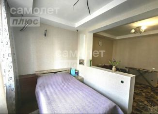 Продается 2-ком. квартира, 70 м2, Липецк, улица Хренникова, 5