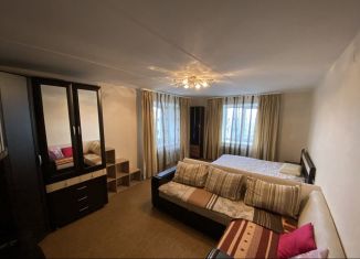 Аренда 2-ком. квартиры, 64 м2, Череповец, Ленинградская улица, 43