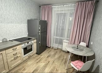 Сдача в аренду 2-комнатной квартиры, 70 м2, Красноярский край, Судостроительная улица, 31Е