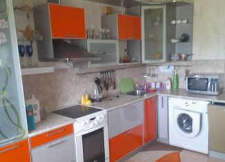 Сдаю в аренду 2-ком. квартиру, 60 м2, Томск, Ленская улица, 57