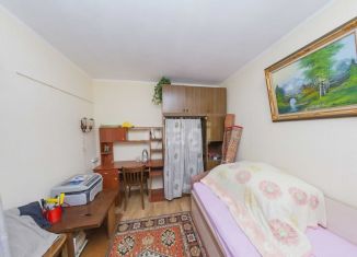 Трехкомнатная квартира на продажу, 80 м2, Кемерово, улица Сибиряков-Гвардейцев, 22А, Заводский район