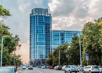 Продается трехкомнатная квартира, 105 м2, Краснодар, улица Будённого, 129, улица Буденного