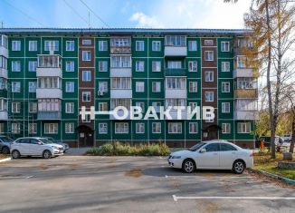 Продам 2-комнатную квартиру, 42.8 м2, Новосибирск, улица Есенина, метро Берёзовая роща