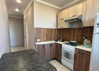 Продается 2-ком. квартира, 48 м2, Орск, улица Андреева, 7А