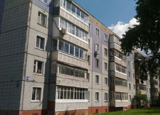 Продажа 2-комнатной квартиры, 52.3 м2, Киров, Советская улица, 172