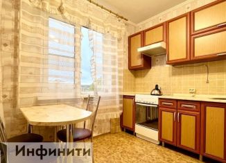 Продаю 2-комнатную квартиру, 58 м2, Ставрополь, улица Доваторцев, 46