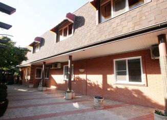 Сдам в аренду дом, 250 м2, Краснодар, улица Шевченко, микрорайон Дубинка