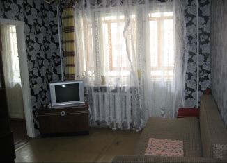 Сдается 3-комнатная квартира, 56 м2, Нижний Новгород, улица Политбойцов, 14, метро Комсомольская