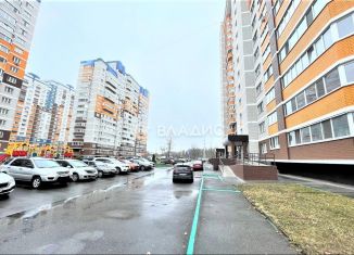 Продам 1-комнатную квартиру, 35.6 м2, Брянск, улица Комарова, 61, ЖК Речной