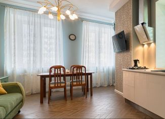 Сдается двухкомнатная квартира, 65 м2, Санкт-Петербург, улица Рубинштейна, 30, метро Достоевская
