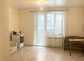 Продается двухкомнатная квартира, 44 м2, Кыштым, улица Гагарина, 2А