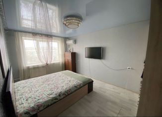 Продается двухкомнатная квартира, 45 м2, Амурск, проспект Строителей, 44