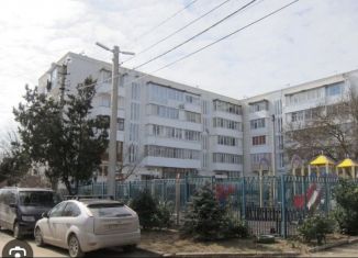 Сдается двухкомнатная квартира, 56 м2, посёлок Кача, Красноармейская улица