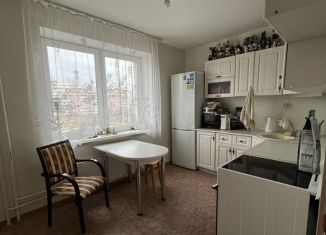 Продается двухкомнатная квартира, 67 м2, Свердловская область, улица Ленина, 33А