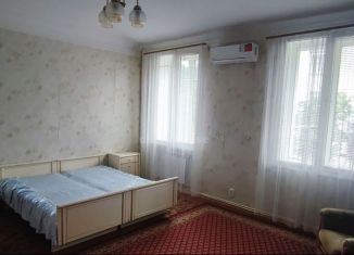 Трехкомнатная квартира в аренду, 74 м2, Севастополь, Большая Морская улица, 48