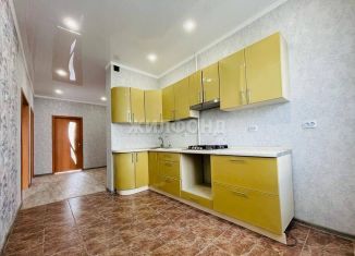 Продаю трехкомнатную квартиру, 69 м2, Астраханская область, улица Аксакова, 14к1