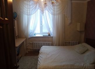 Продаю 2-комнатную квартиру, 54 м2, Елабуга, Пролетарская улица, 52