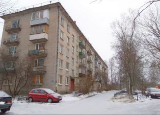 Продается 2-комнатная квартира, 43 м2, посёлок Парголово, Парнасная улица, 1к2
