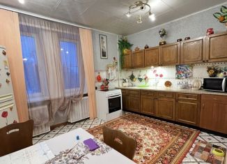 Четырехкомнатная квартира на продажу, 106.4 м2, Новоуральск, улица Ленина, 58