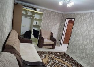 Сдается в аренду однокомнатная квартира, 30 м2, Кизляр, улица 40 лет Дагестана, 16