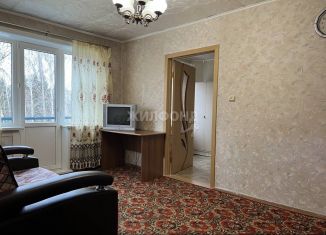 Продам 2-комнатную квартиру, 44 м2, Новосибирская область, улица Петухова, 52