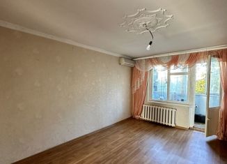 Продаю 3-ком. квартиру, 62 м2, Краснодарский край, Северная улица, 72