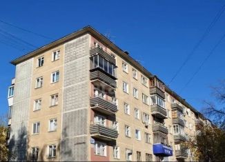 Продается 2-комнатная квартира, 47.5 м2, Екатеринбург, метро Геологическая, улица Куйбышева, 107