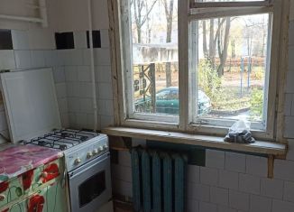 Продается трехкомнатная квартира, 58 м2, Псковская область, Коммунальная улица, 38