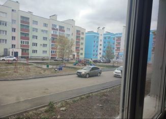 Продам 2-комнатную квартиру, 68.8 м2, посёлок городского типа Петра Дубрава, ЖК Земляничный, улица Строителей, 9