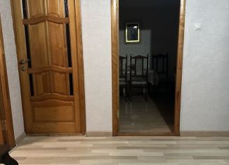 Трехкомнатная квартира в аренду, 68 м2, Каспийск, улица Хизроева, 7А