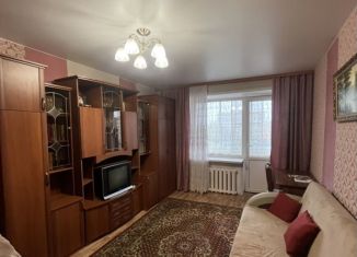 Сдам в аренду 1-ком. квартиру, 34 м2, Алексин, Дубравная улица, 34