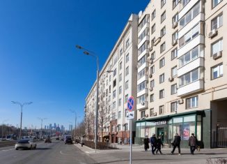 Сдается трехкомнатная квартира, 58 м2, Москва, улица Крымский Вал, 6, улица Крымский Вал