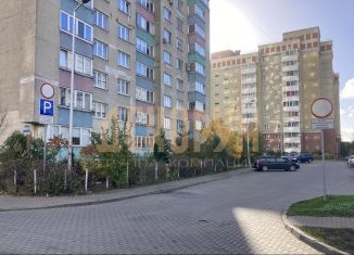 Продам двухкомнатную квартиру, 54 м2, Калининградская область, улица Юрия Маточкина, 10