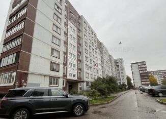 Продается 2-ком. квартира, 53.7 м2, Великий Новгород, улица Кочетова, 3