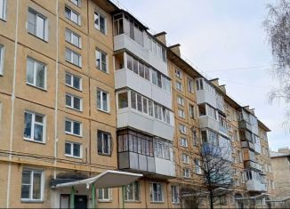 Продажа двухкомнатной квартиры, 45 м2, Златоуст, проспект имени Ю.А. Гагарина, 7-я линия, 10А