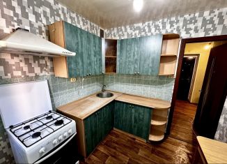 Продается 1-комнатная квартира, 35 м2, Таганрог, улица Лизы Чайкиной, 65