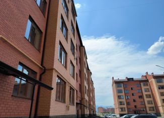 Продается 3-комнатная квартира, 90 м2, Владикавказ, улица Курсантов-Кировцев, 4А