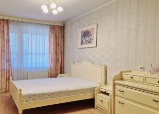 Сдается в аренду трехкомнатная квартира, 75 м2, Санкт-Петербург, улица Маршала Казакова, 12к1